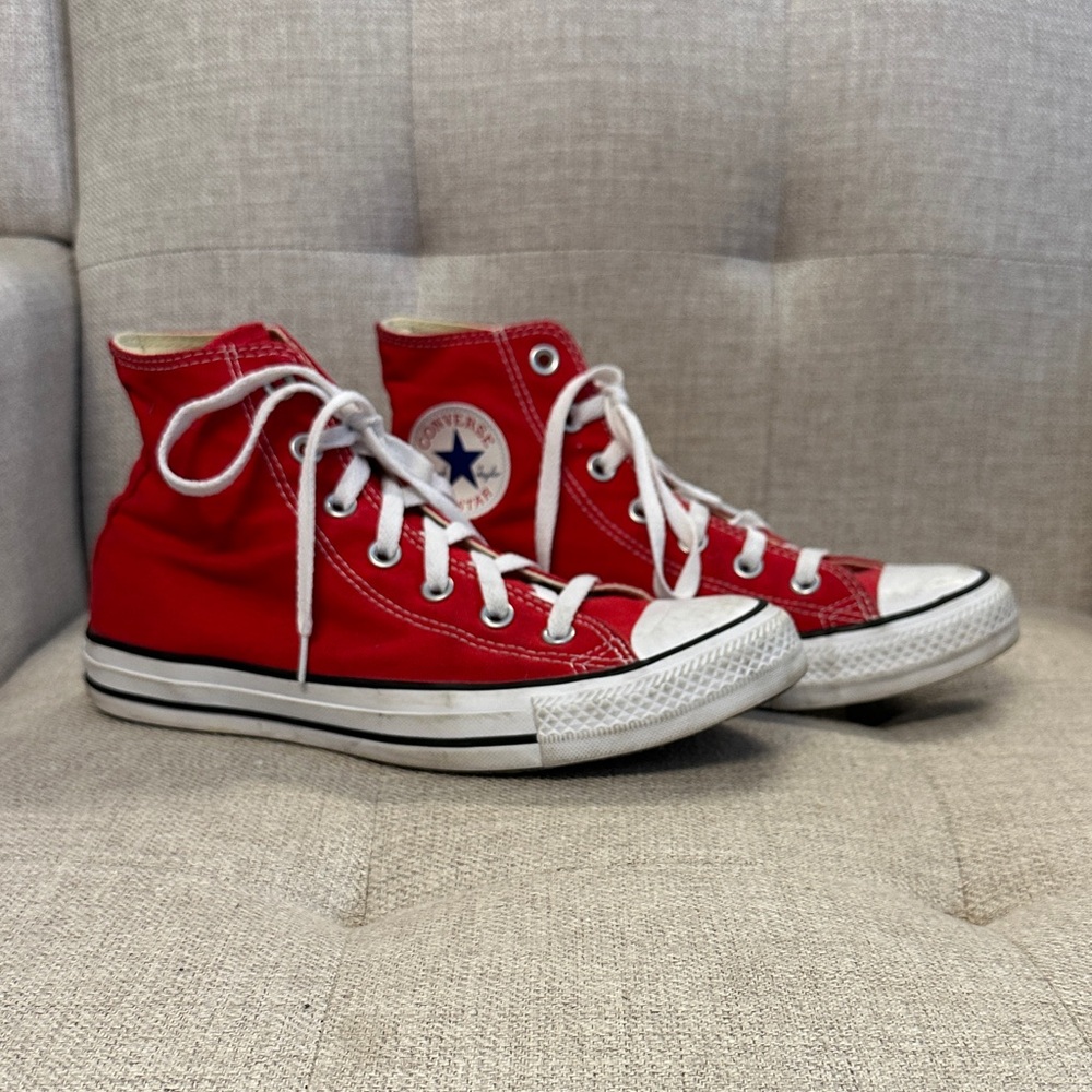 Converse Women’s/Men’s Red Canvas Hightop Sneakers